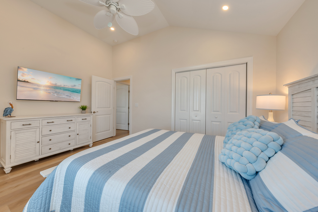 Queen Bed