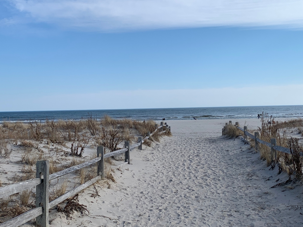 Gorgeous entrance from 32nd street beach.