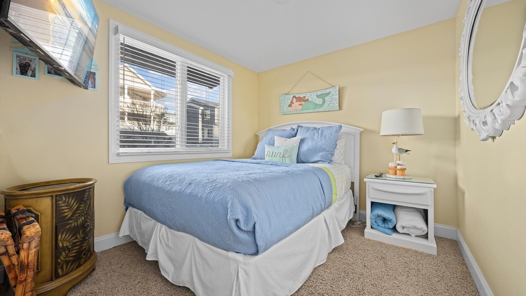 Queen bedroom on ground level