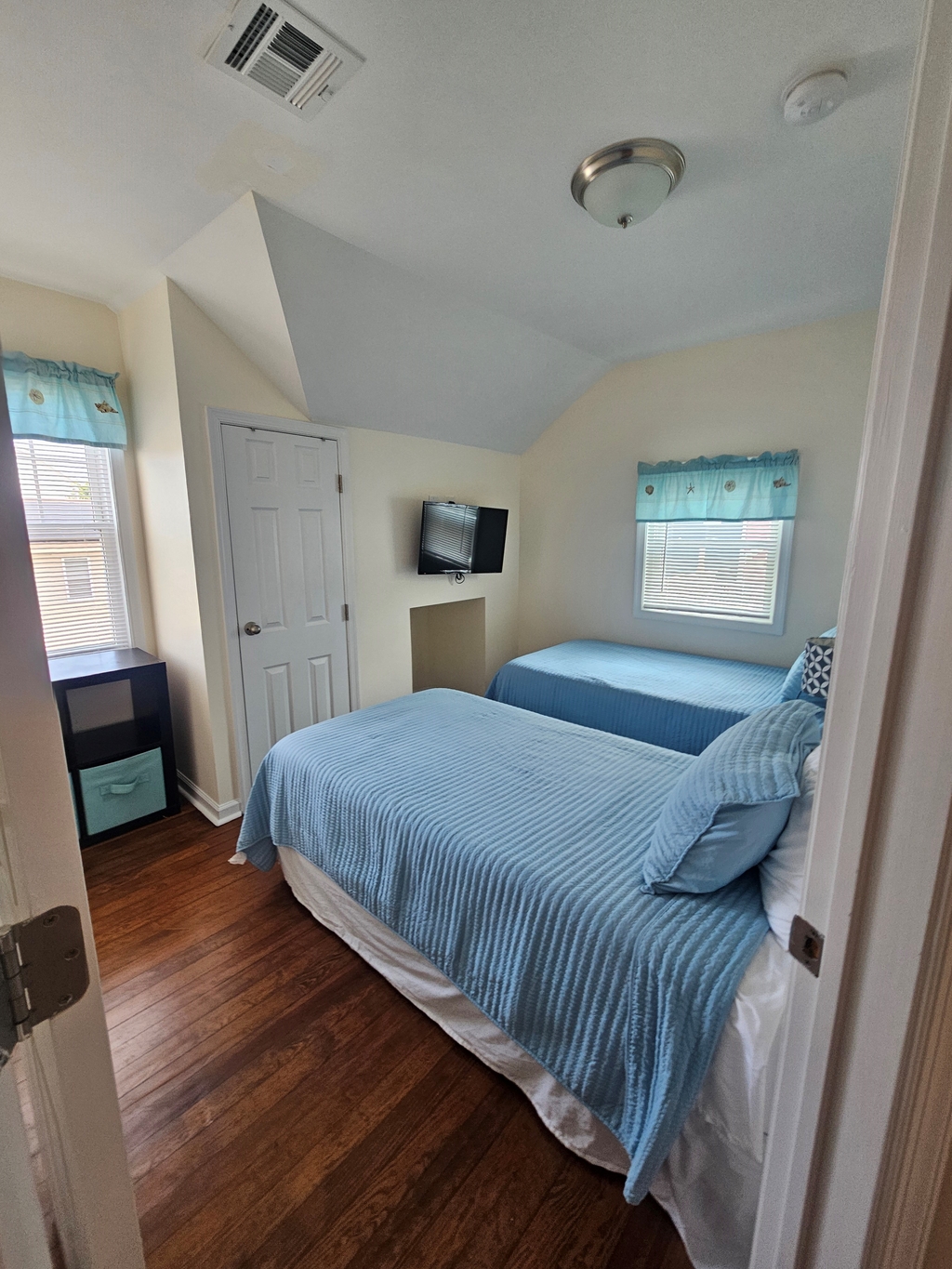 3rd bedroom- 2 twins