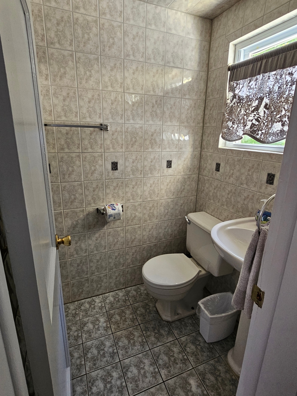 1st fl. bathroom 