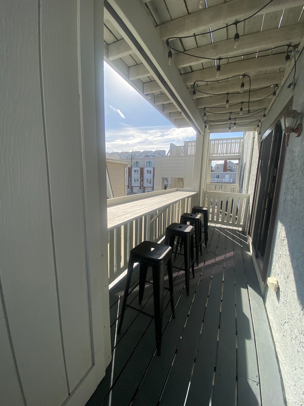 wrap-around balcony