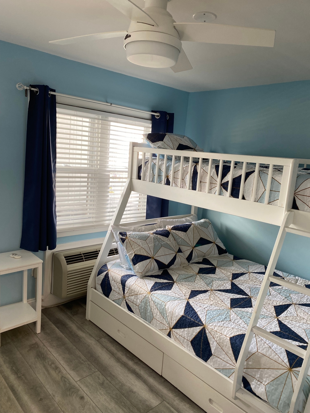 Full-Twin bunk beds