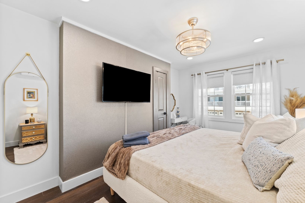 Venice Suite 55&amp;quot; TV with Vanity