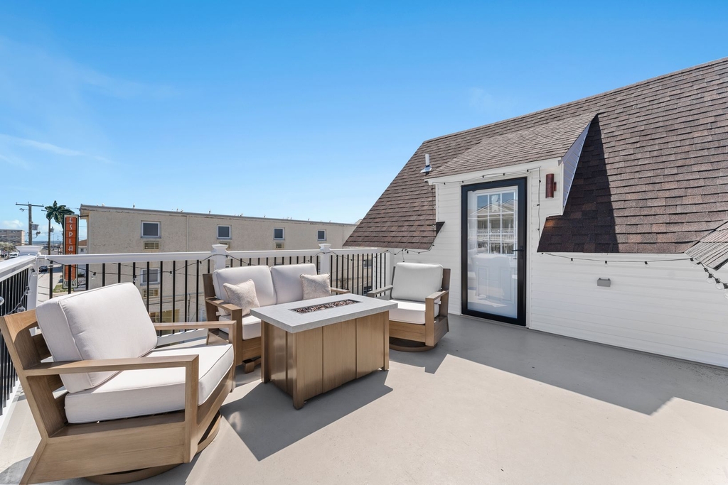 Casa 218 Rooftop Terrace with Ocean Views