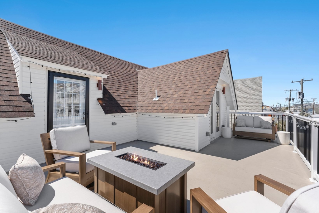 Rooftop Terrace with Firepit