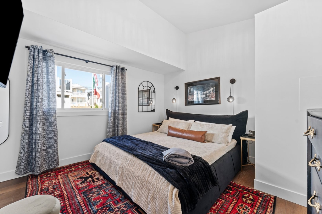 Venice Suite (Primary with King Bed)