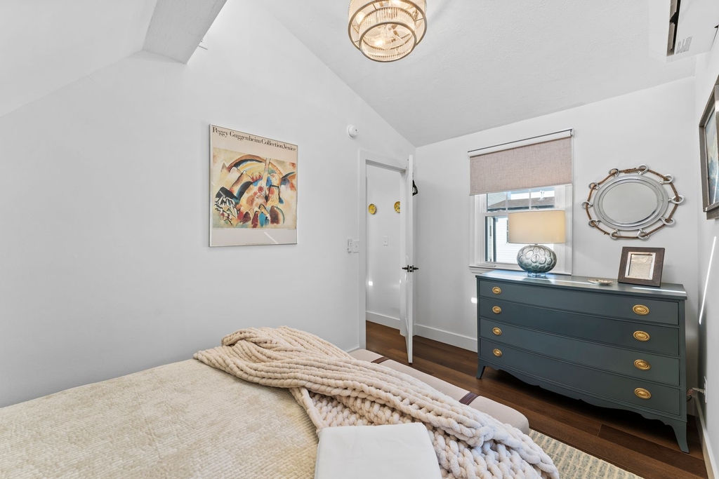 Casa 220 Florence Suite Queen Bedroom