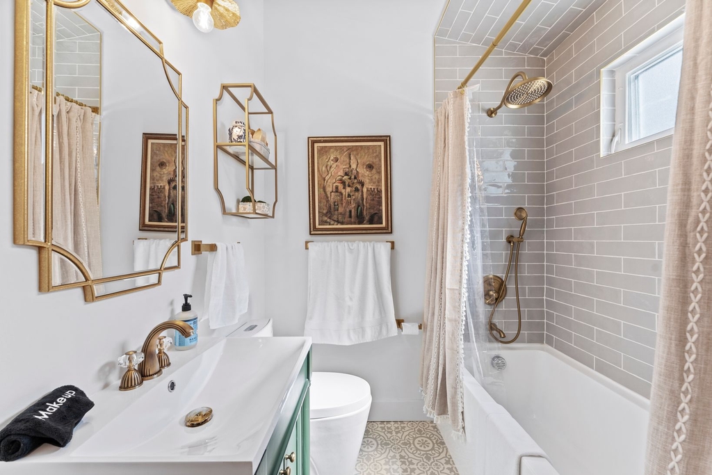 Full bathroom with bathtub
