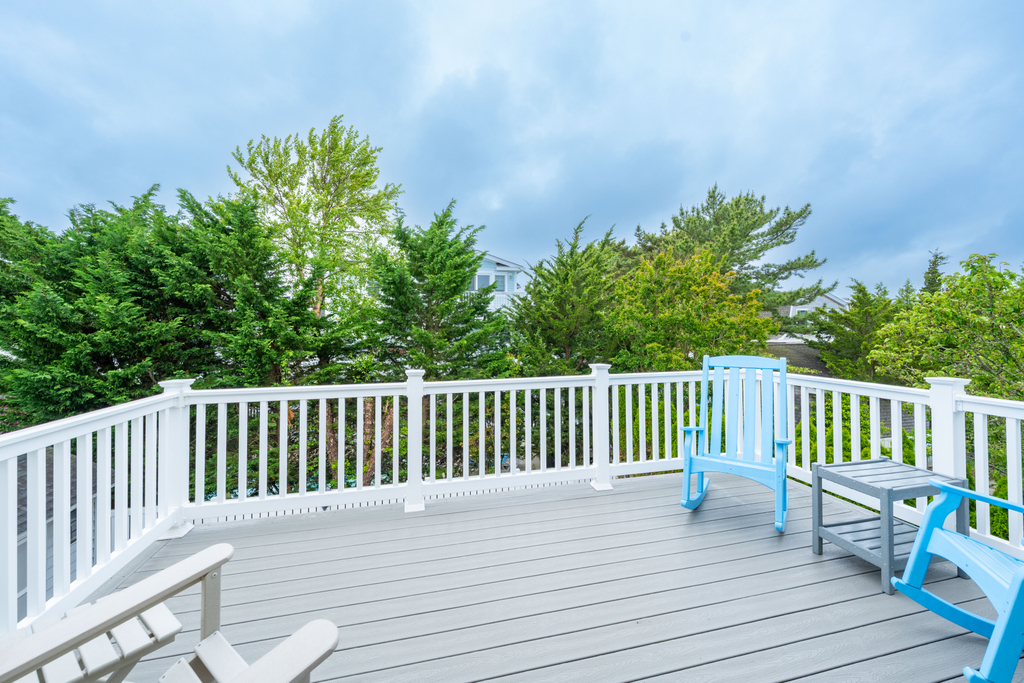 Enjoy this beautiful furnished outdoor.