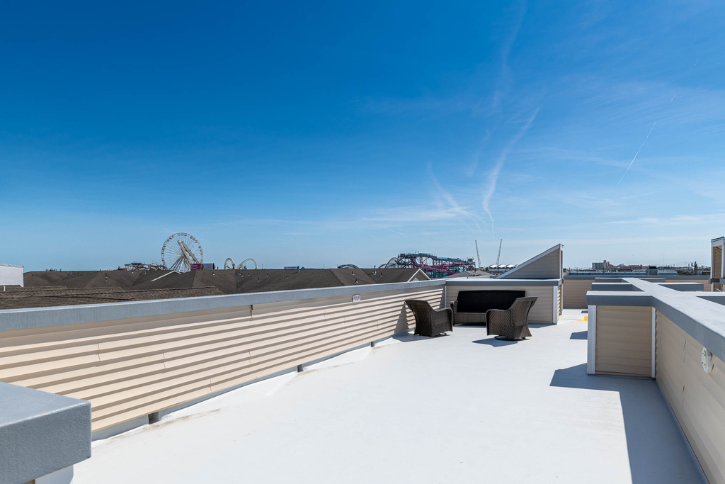 Rooftop Deck #03