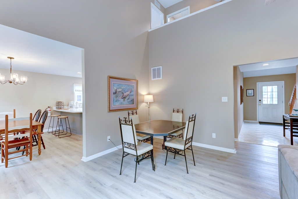extra dining/puzzle table