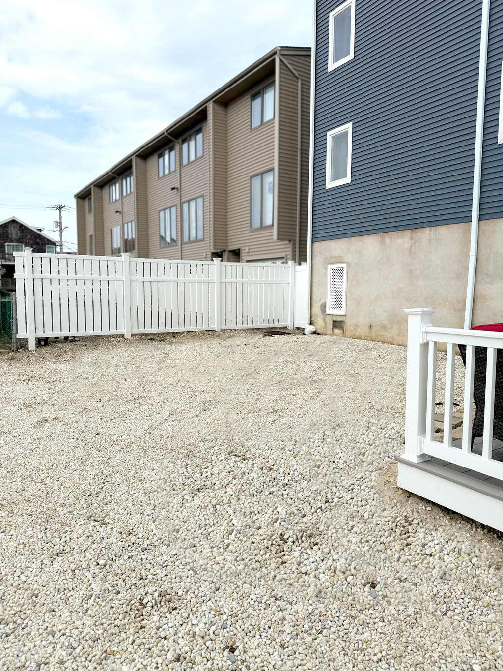 Parking for 1 in back of home