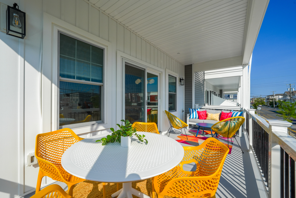 Room to Relax&amp;mdash;Outdoor Seating for 10