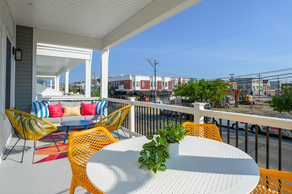 Room to Relax&amp;mdash;Outdoor Seating for 10