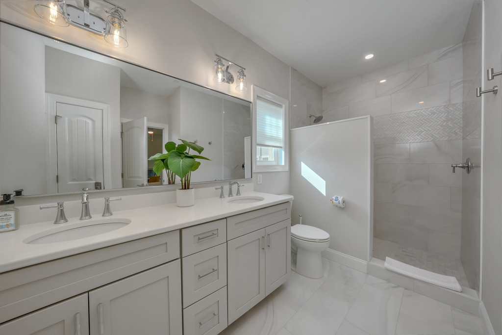 Master Bedroom with Ensuite