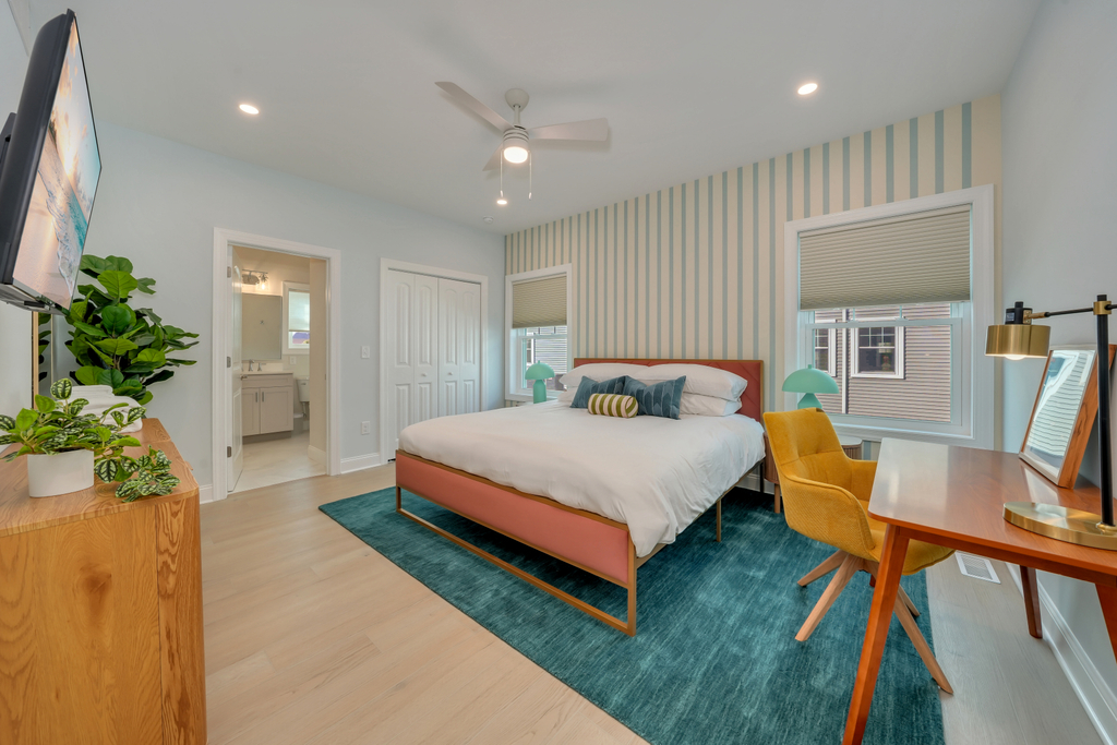 Master Bedroom - King Suite
