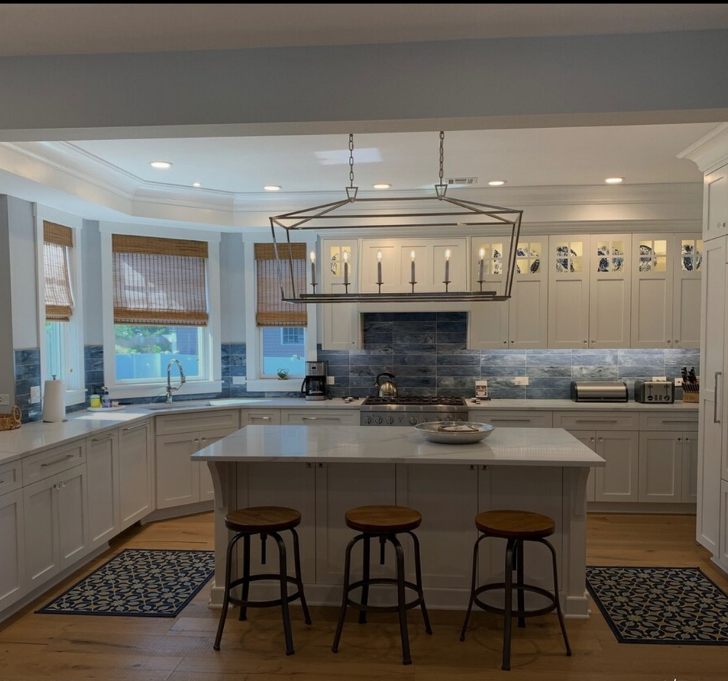 Top line appliances. Tons of cabinet space.