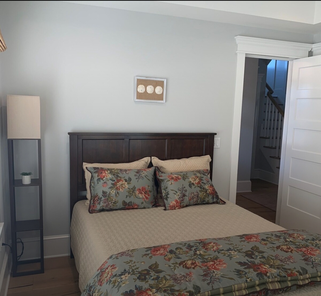 First floor Queen Bedroomc