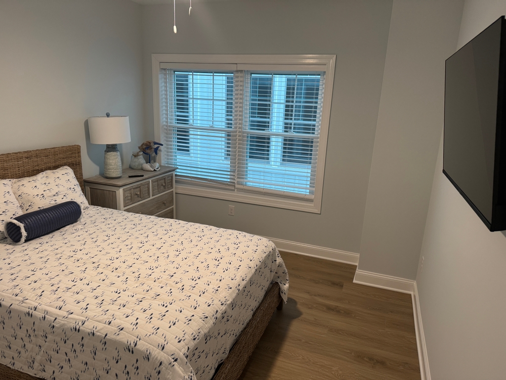 Queen Bedroom