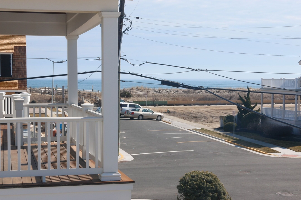 Enjoy beautiful ocean views from front deck