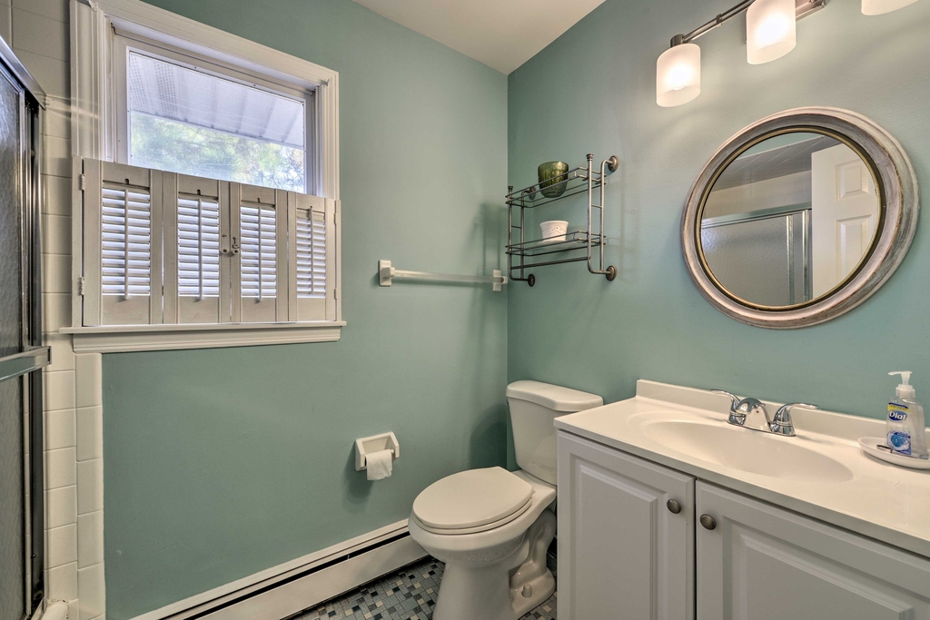 2nd Floor Full Bath