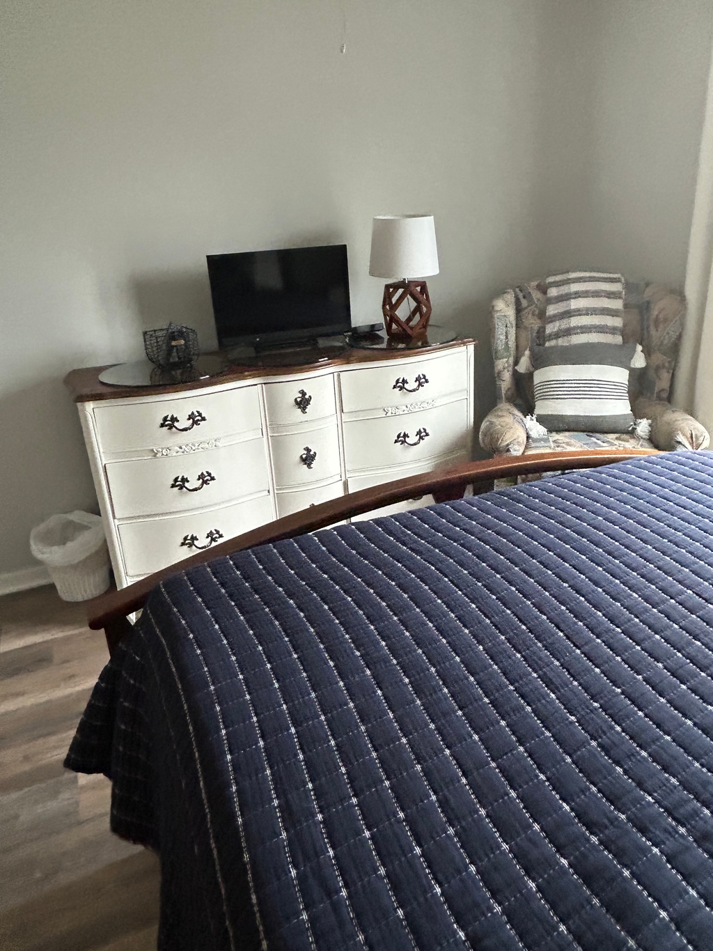 Queen bedroom