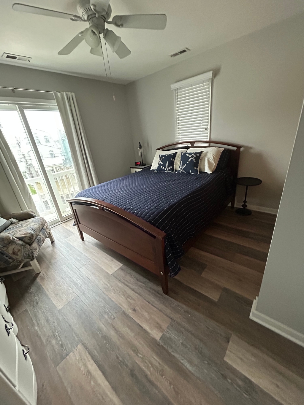 Queen bedroom