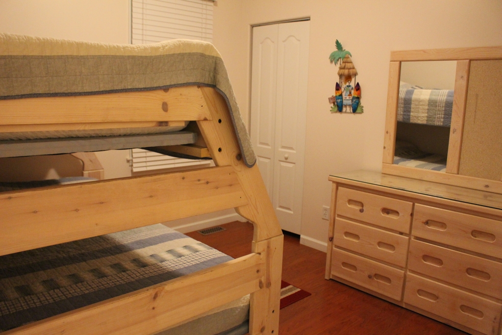 Twin/full bunk