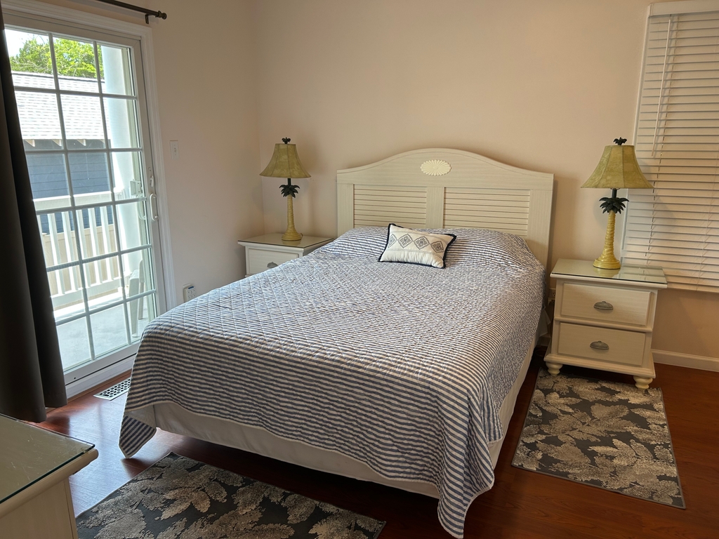Master queen with private porch and master bath