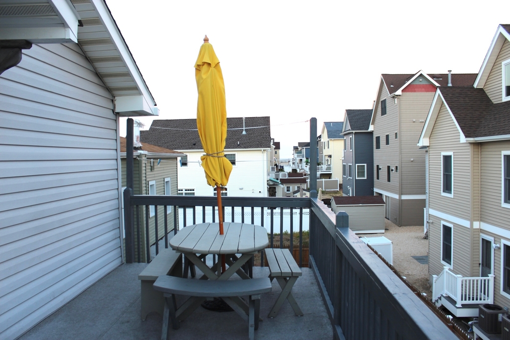 2nd floor deck