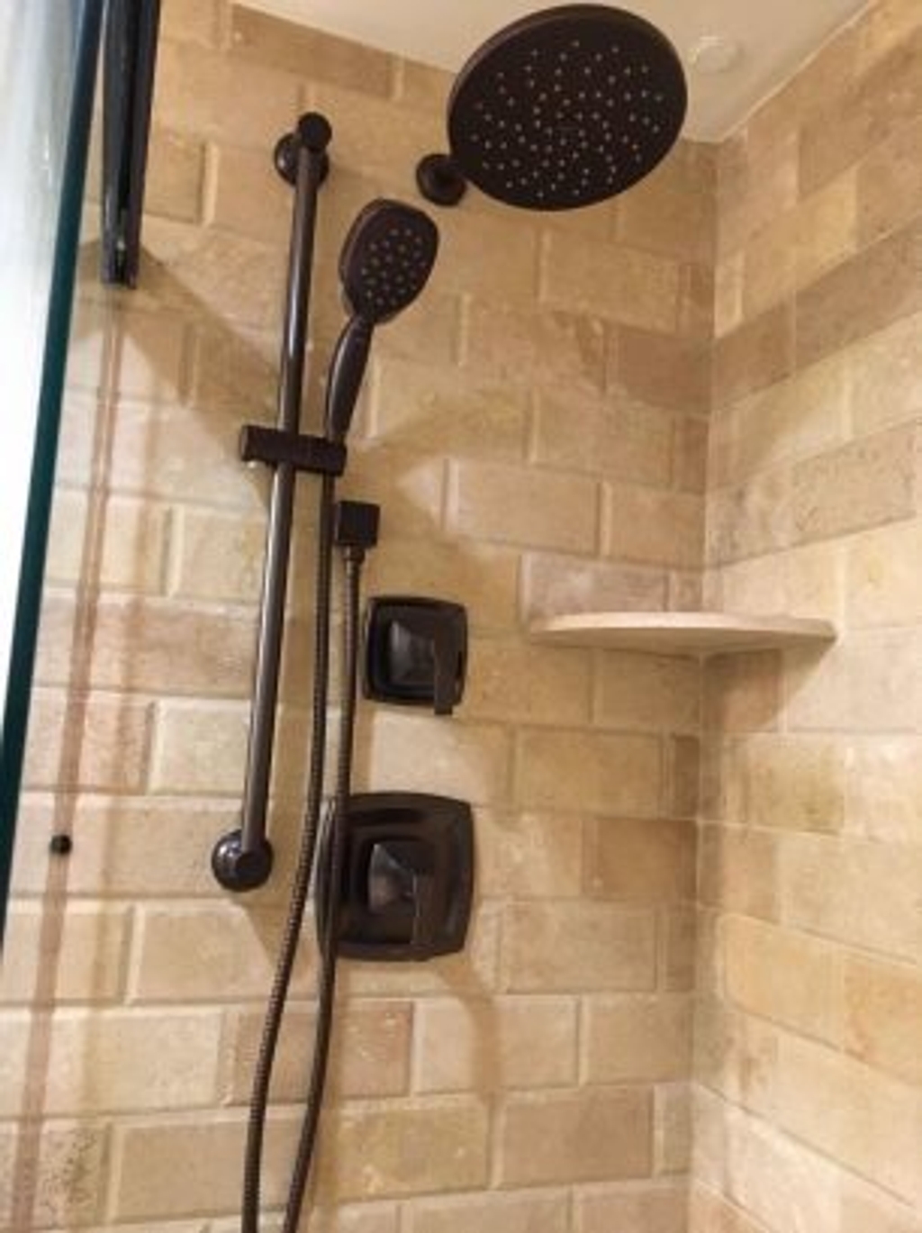 Moen Rainfall Shower w/4-Jet Hand-held Sprayer 