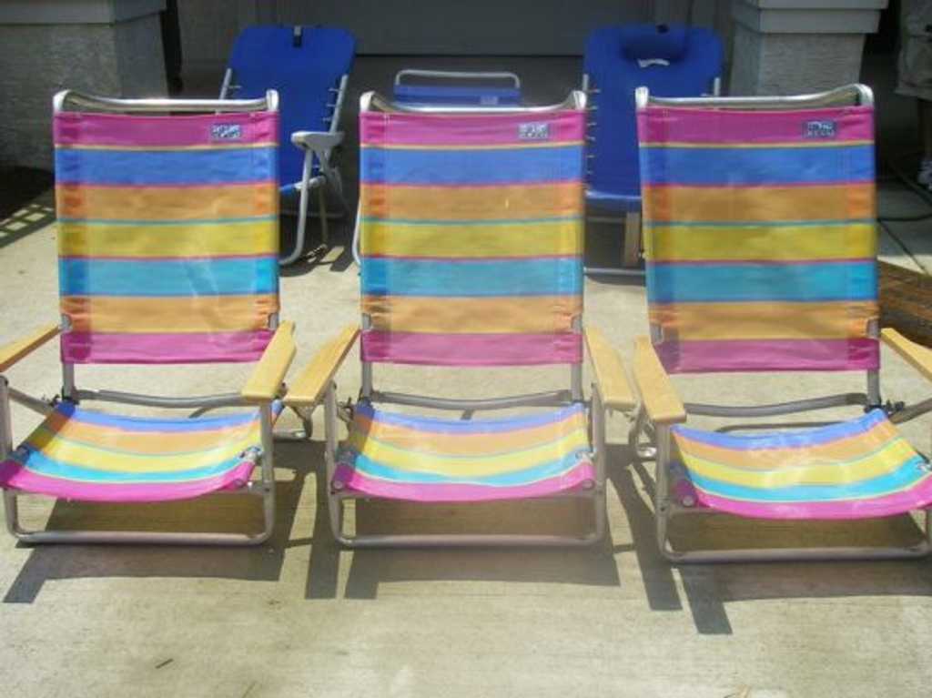 6 beach chairs