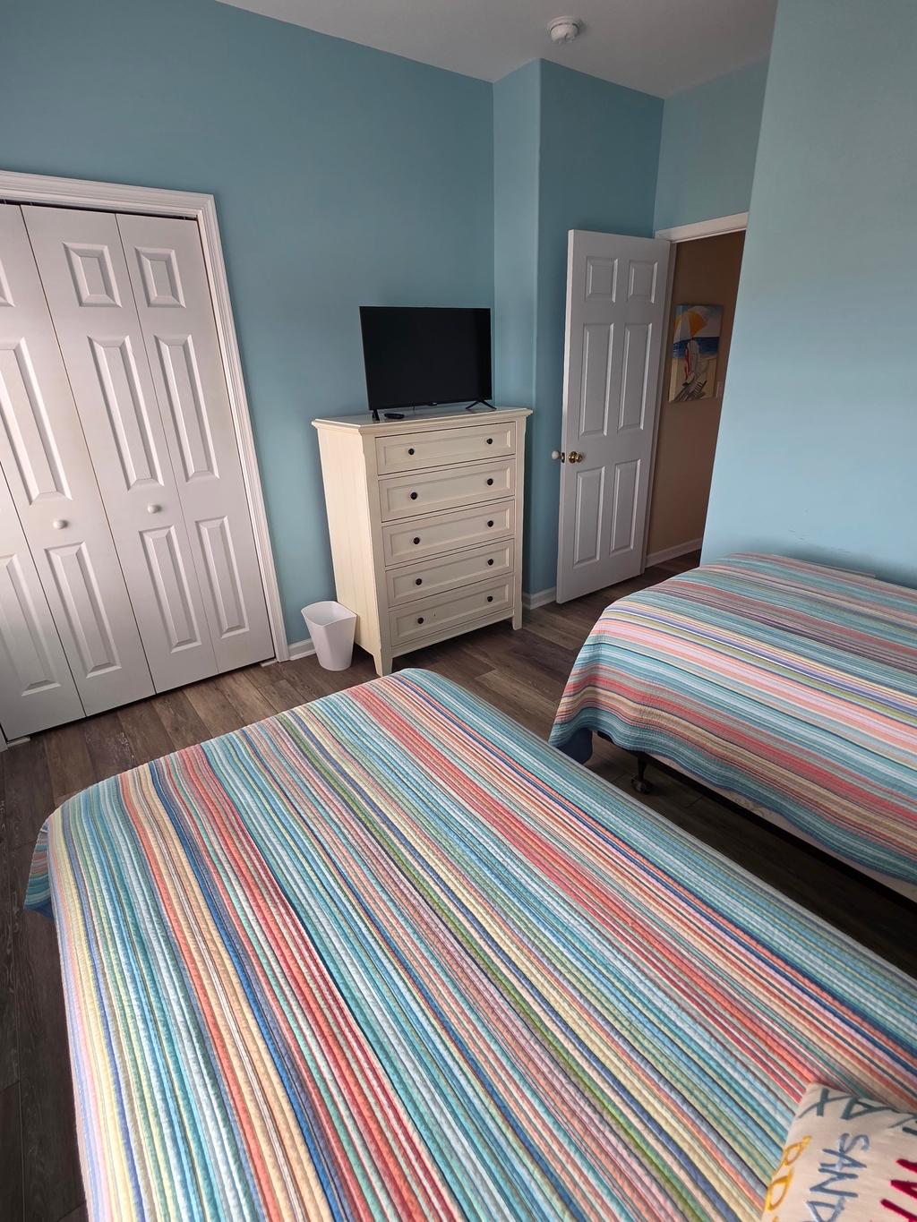 3rd Bedroom with 2 Twin Beds