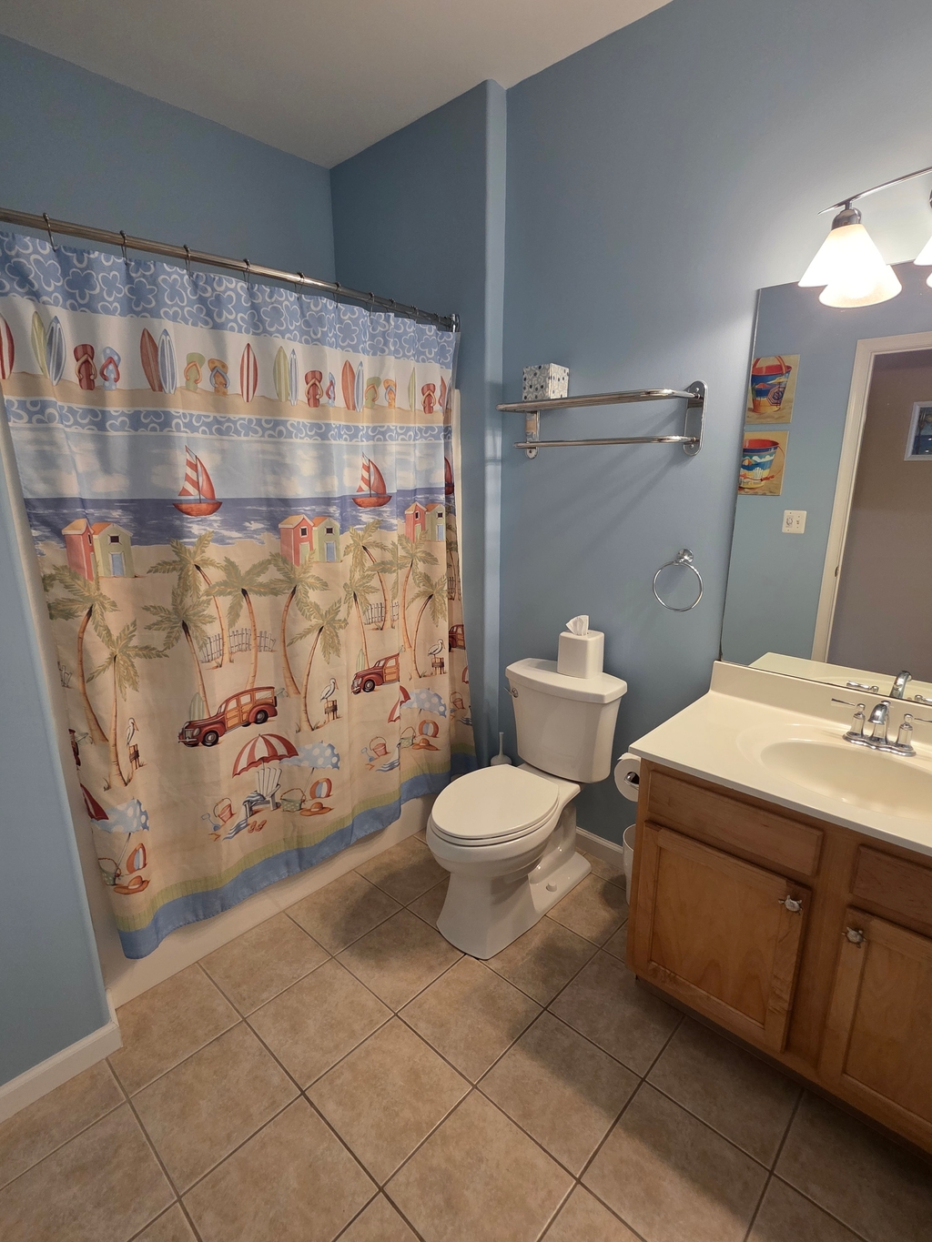 Full Bath Off Hallway
