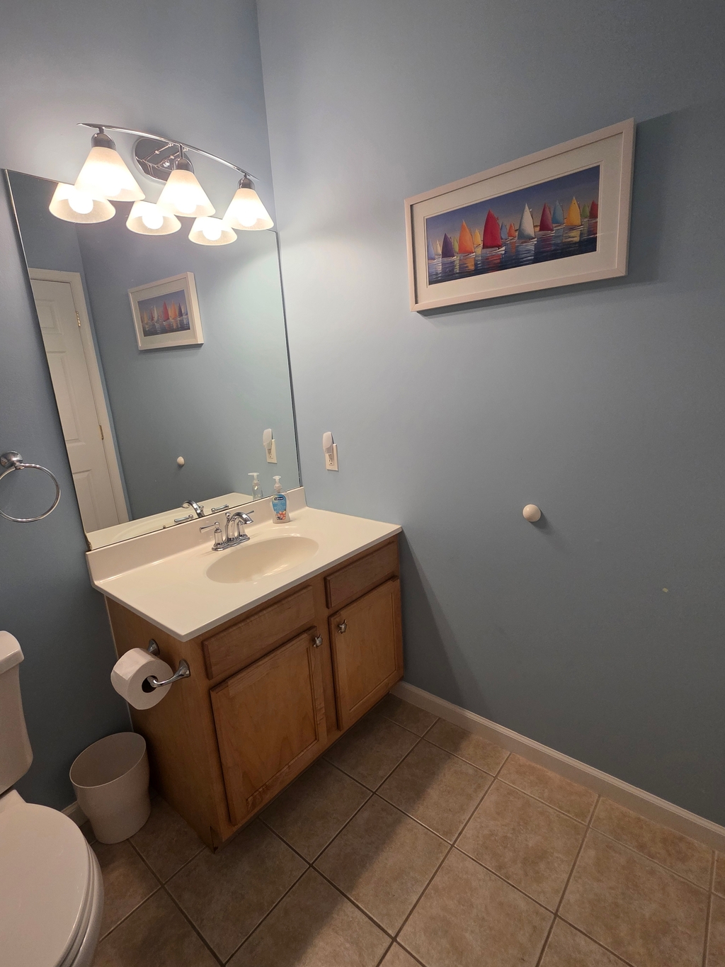 Full Bath Off Hallway