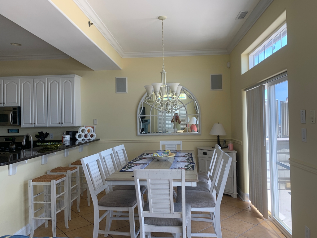 Kitchen Eating area overlooking ocean