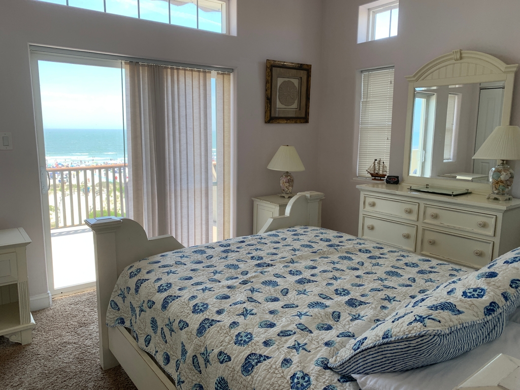 Ocean Front 2nd floor Master 