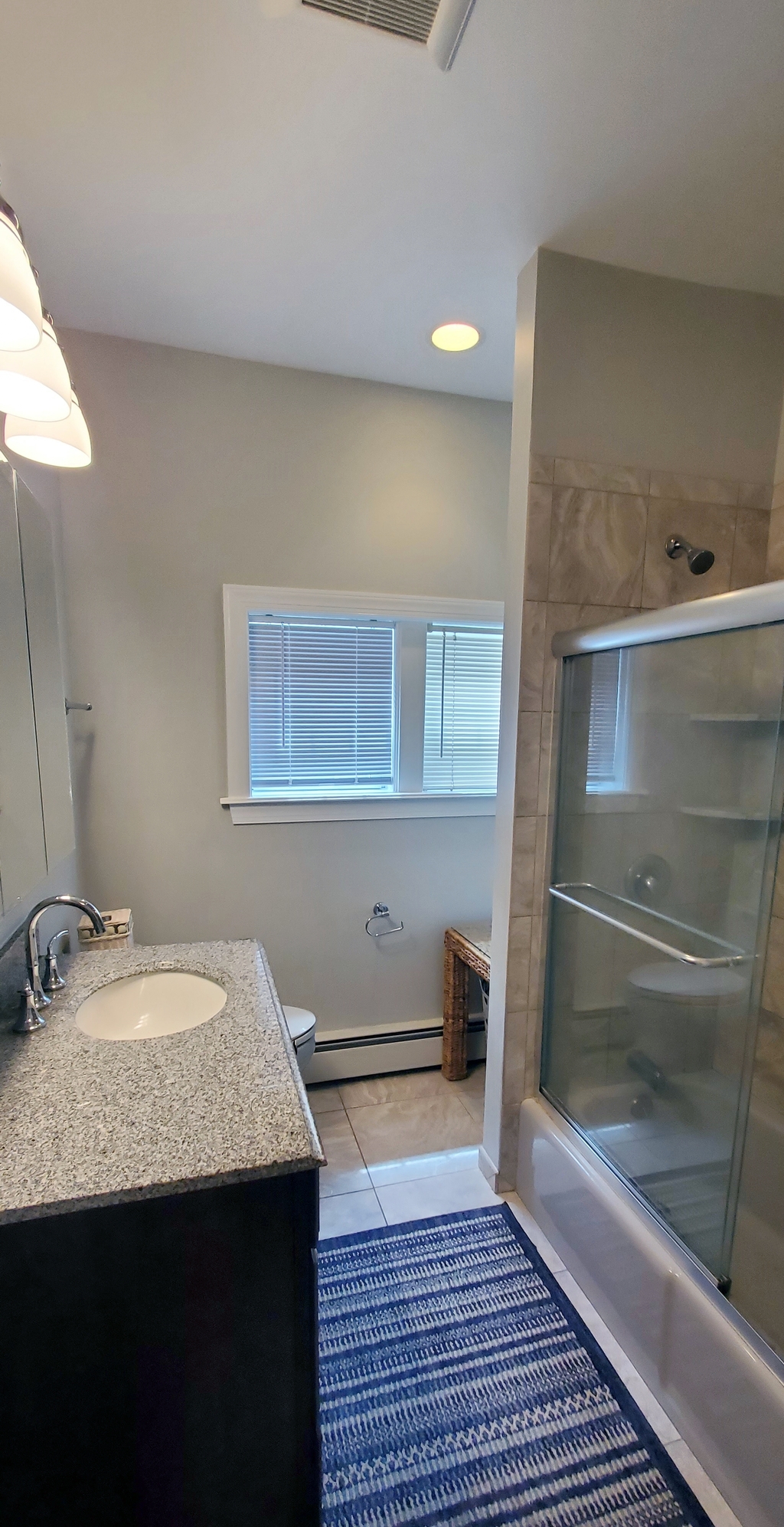 Main Bath with Tub