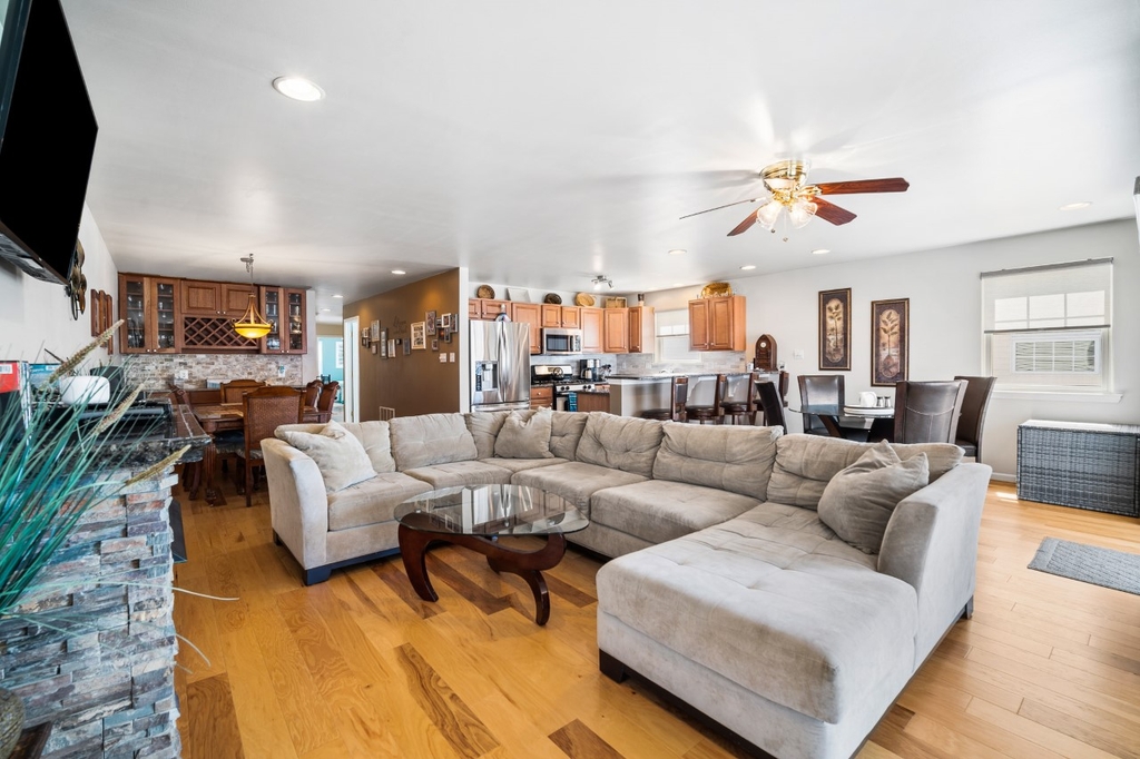 Family Friendly Beach Block Townhome - North Wildwood, NJ