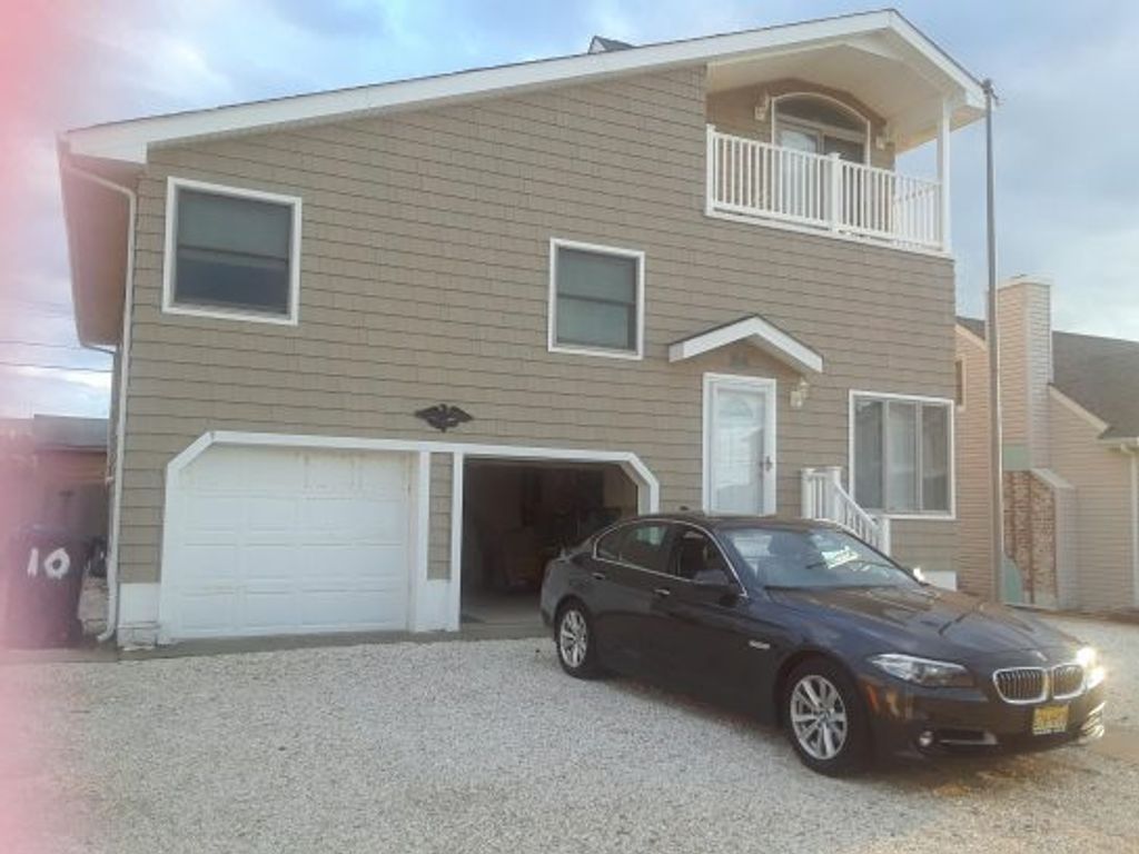 ONE HOUSE FROM PRIVATE BEACH Mantoloking, NJ ShoreSummerRentals, www