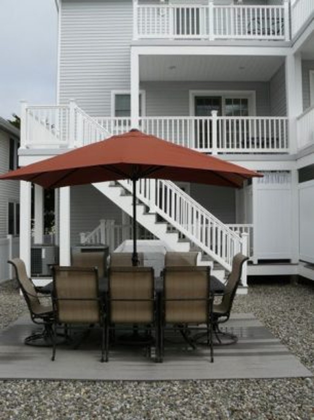 Multiple Decks off Front and Back