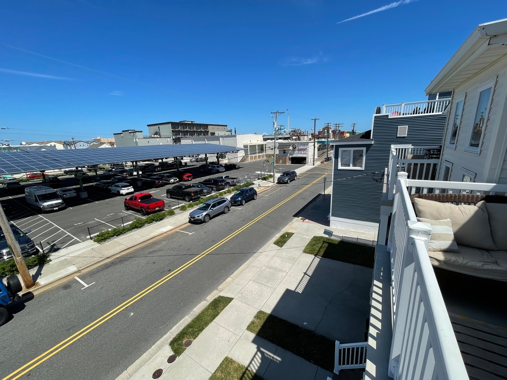 3RD from beach, large furnished deck overlooking all the comings and gorings of the Wildwoods, 2 blocks south of 26th street? Just park and stay 