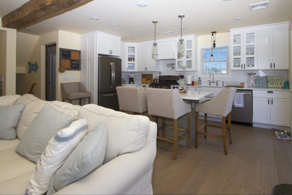 Professional kitchen w/ island