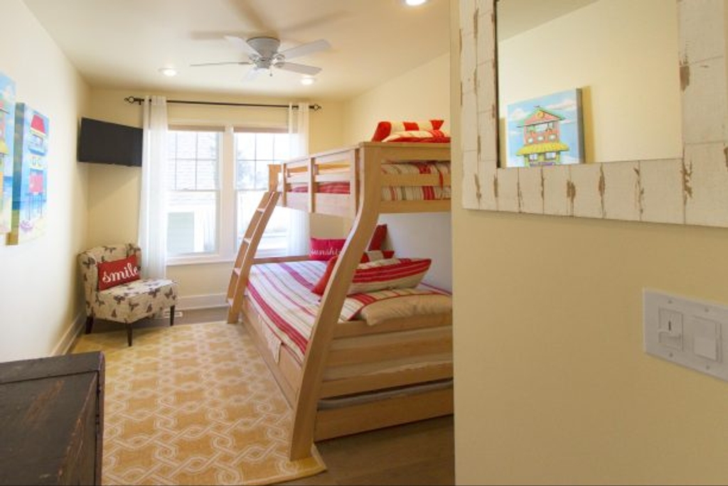 1st floor bunkbed room...bed has a lower full with upper twin