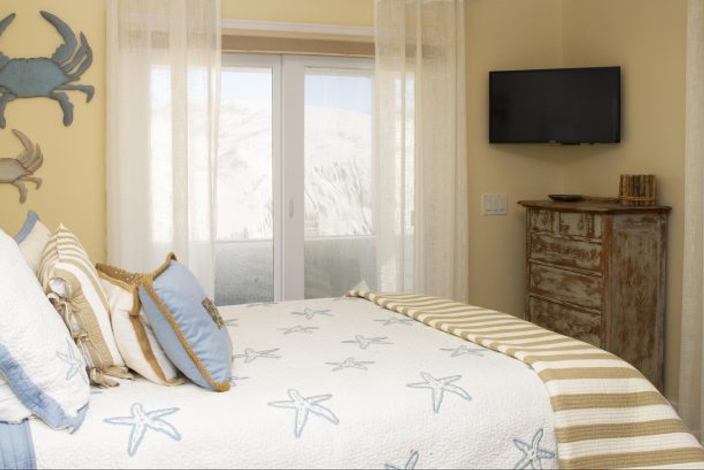 1st floor south Oceanfront guest room 