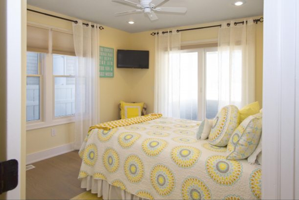 1st floor north Oceanfront guest room....spacious room, opens directly to oceanfront covered porch