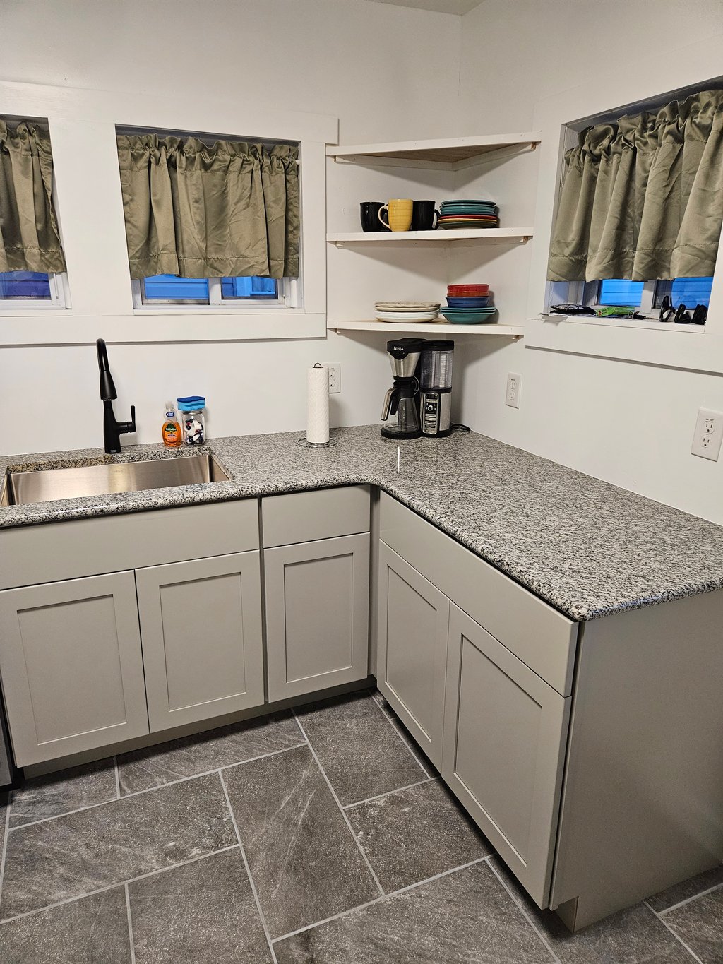 FIRST FLOOR KITCHEN