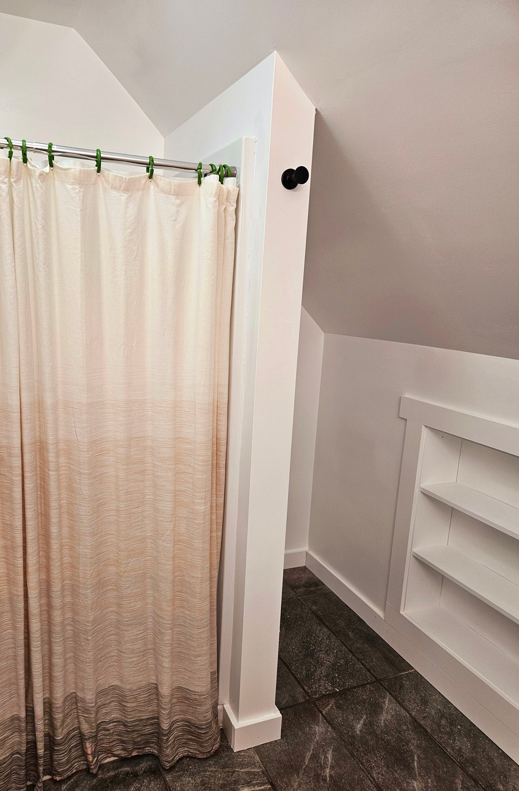 2ND FLOOR SHOWER/BATH