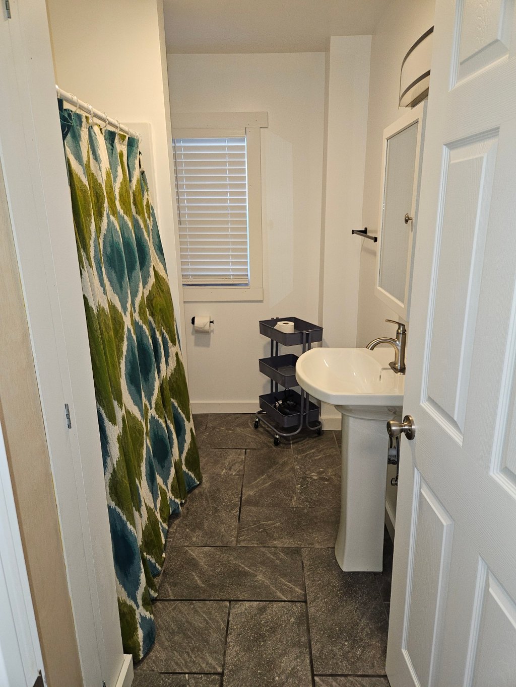 1ST FLOOR BATHROOM